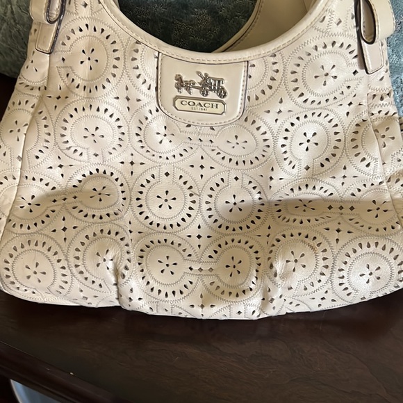 Coach unique patterned cream leather shoulder bag. Turquoise inside. - Picture 2 of 12